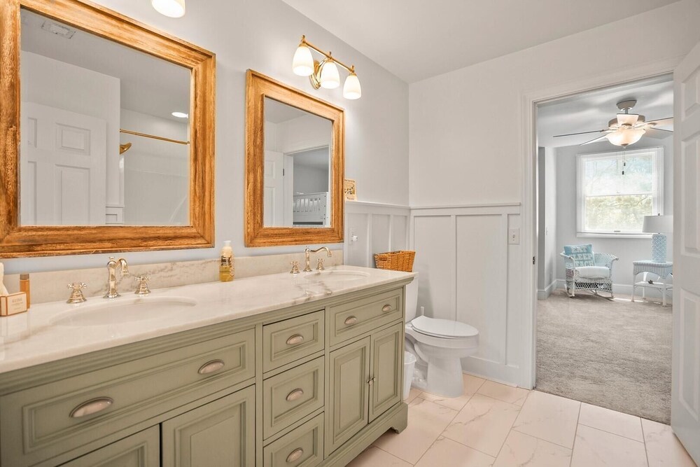 Spacious 7 Bedroom 5.5 Bath on Ocean Creek Golf Course!