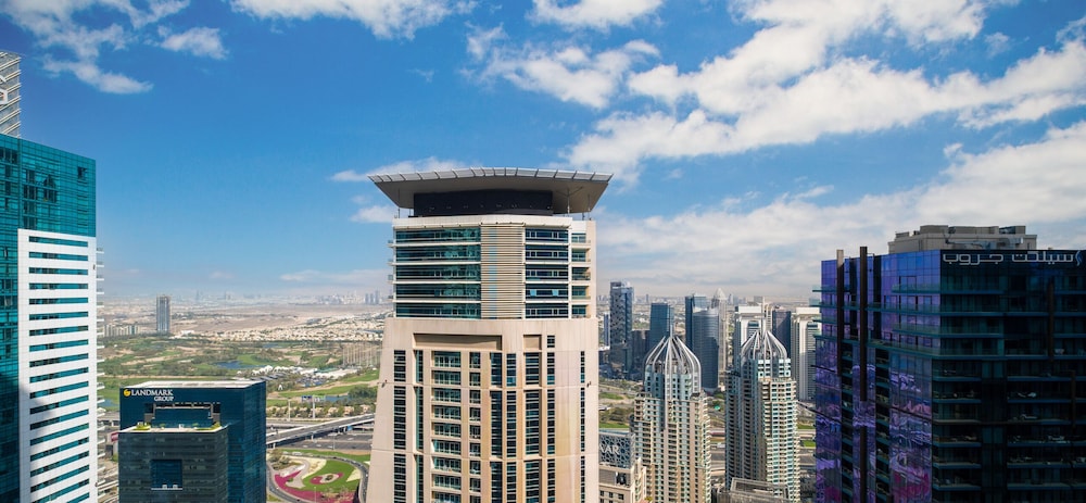 LUX The Dubai Marina View Suite 2