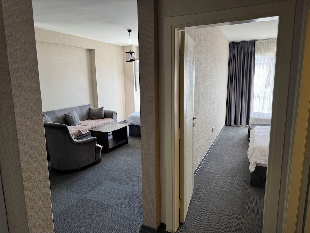 Pin Suite