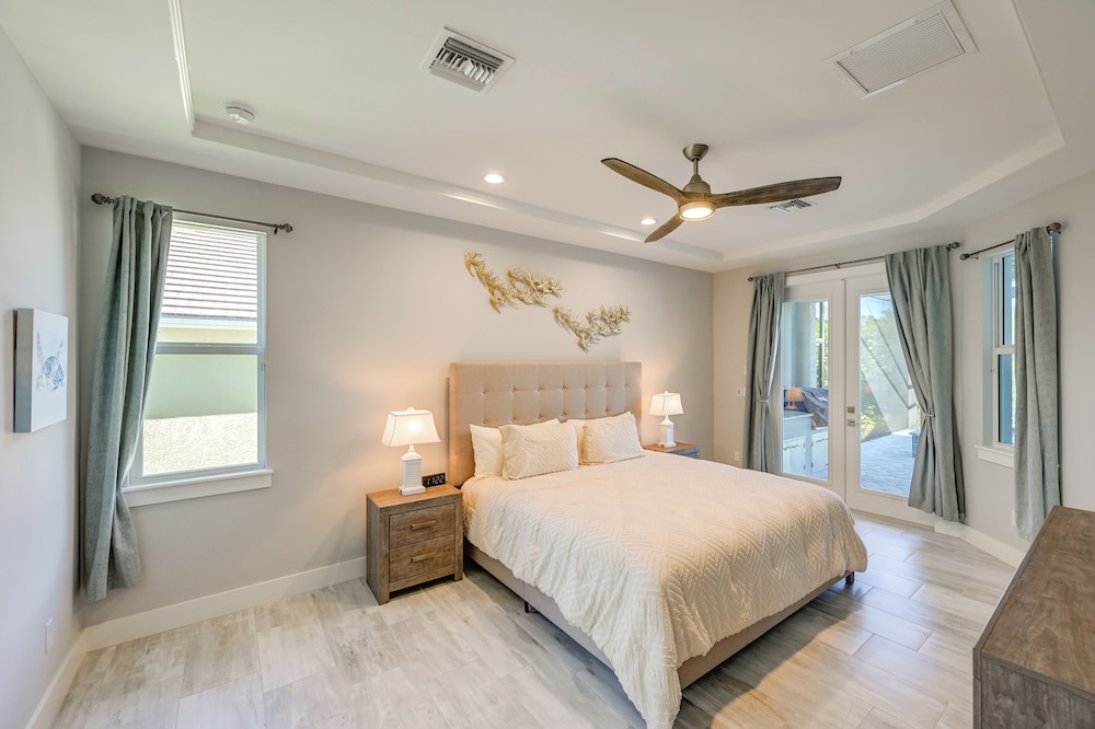 < 2 Mi to Marco Beach: Luxe Home w/ Outdoor Oasis