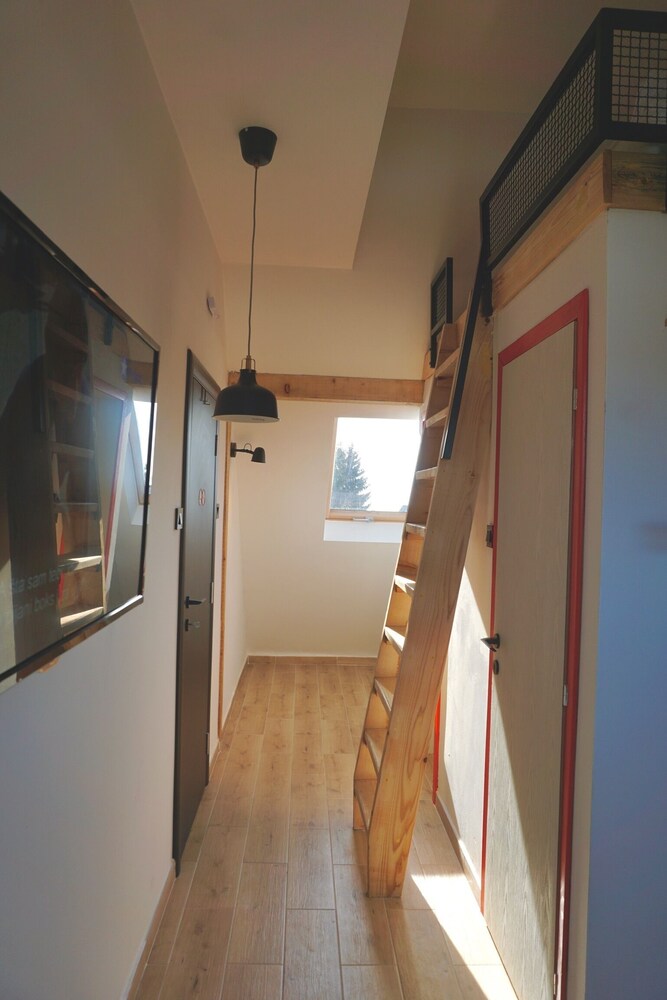 Photo 32