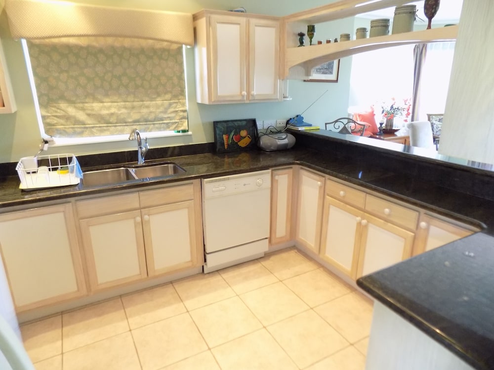 The Pelican #3 - Spacious 3 bedroom 2.5 bath waterfront townhome in the heart of Rodney Bay. 3 Townhouse by RedAwning view 5