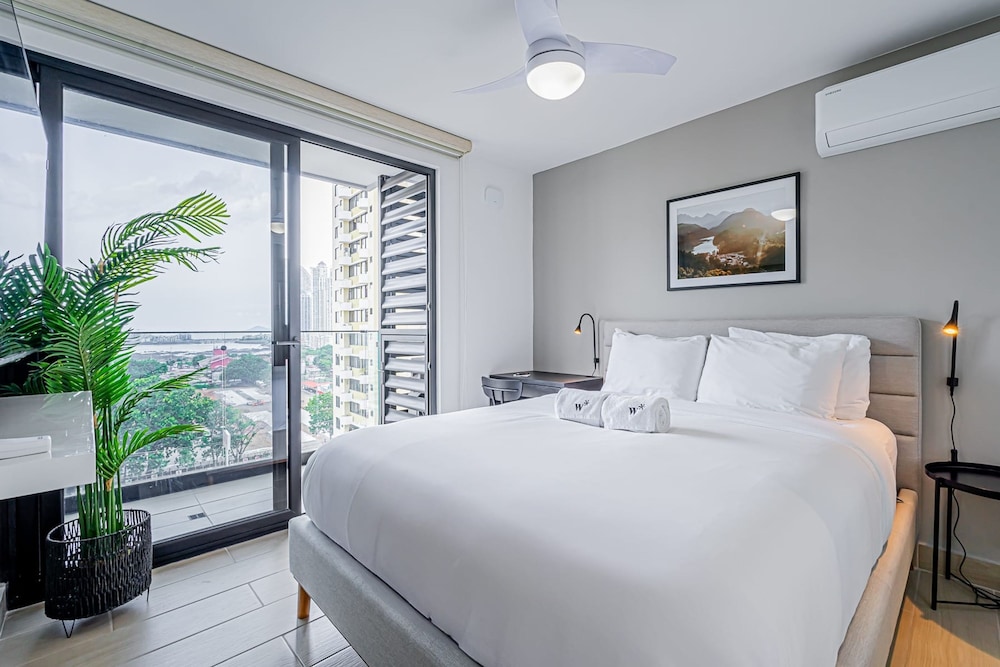 w Elegant 1BR With Balcony in San Francisco