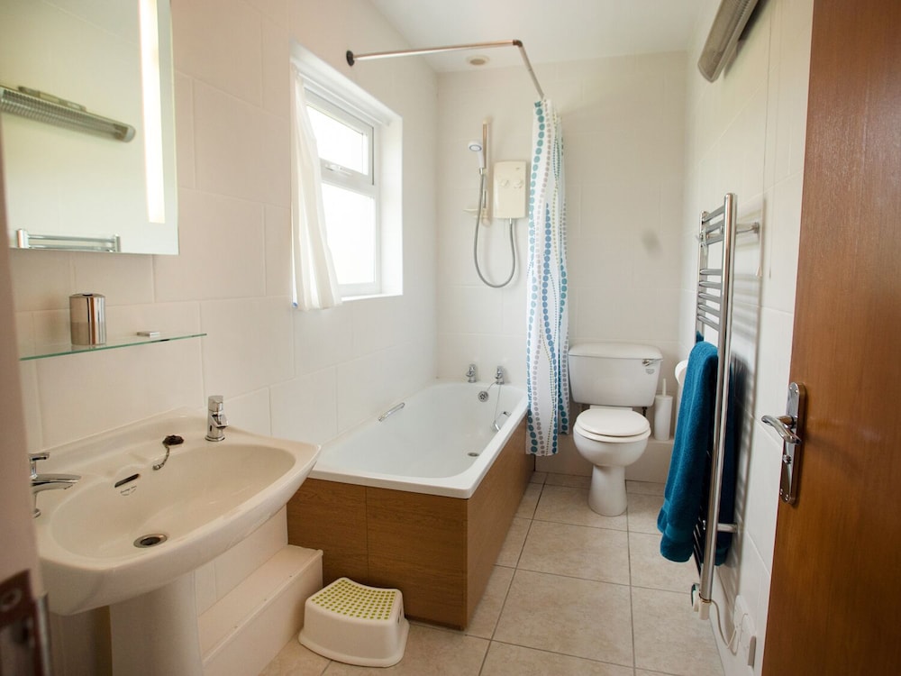 Primrose Cottage view 5