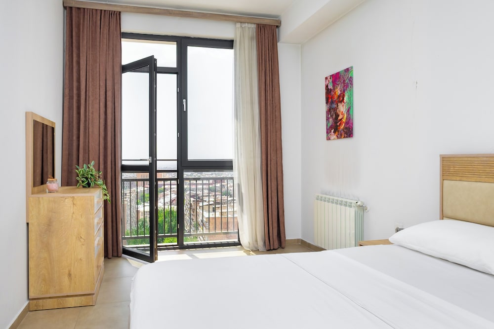 Aparthotel by Luxe Group KO16