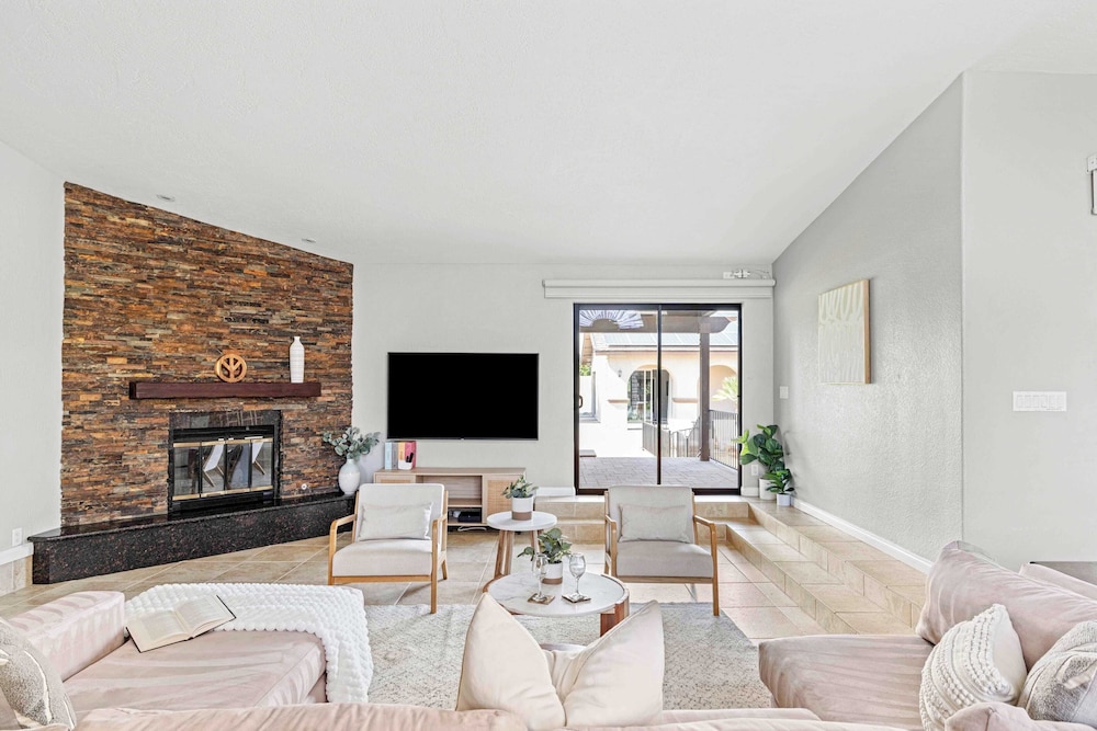 Pool, Sports Court, Game Garage, Fire Pit, & Casita Olivano Ranch by Avantstay