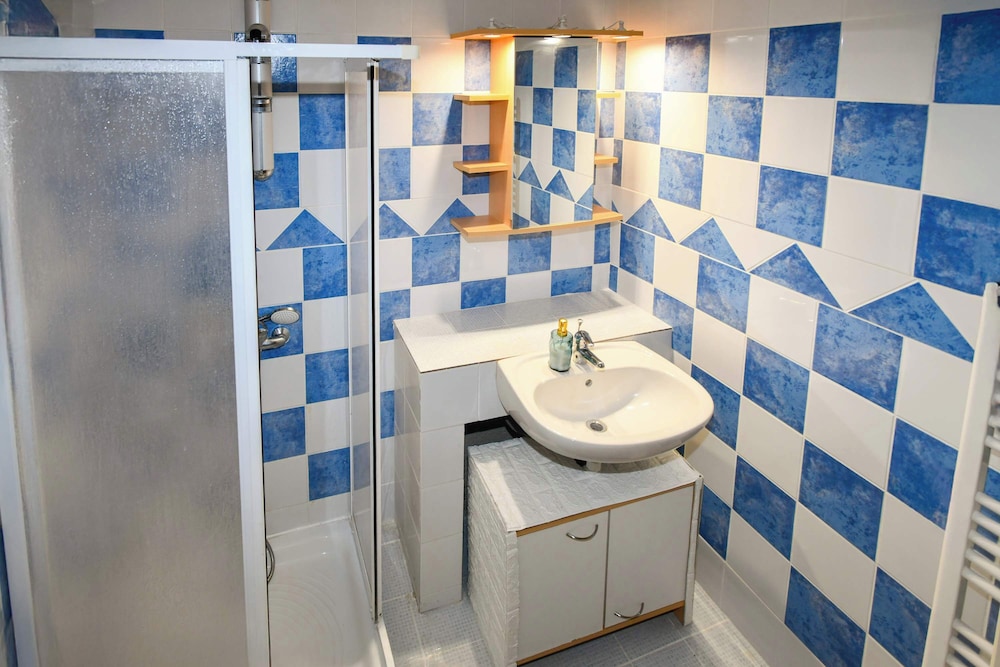 Traditional Samos Home With Jacuzzi and Private Balcony