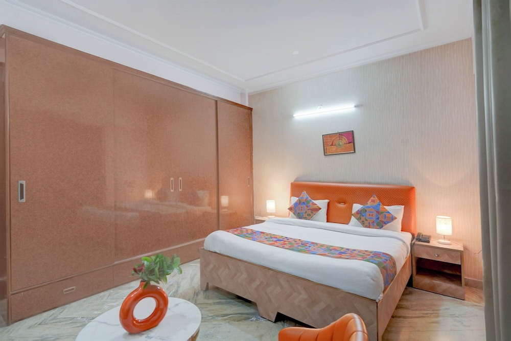 Fabhotel Rush Residency