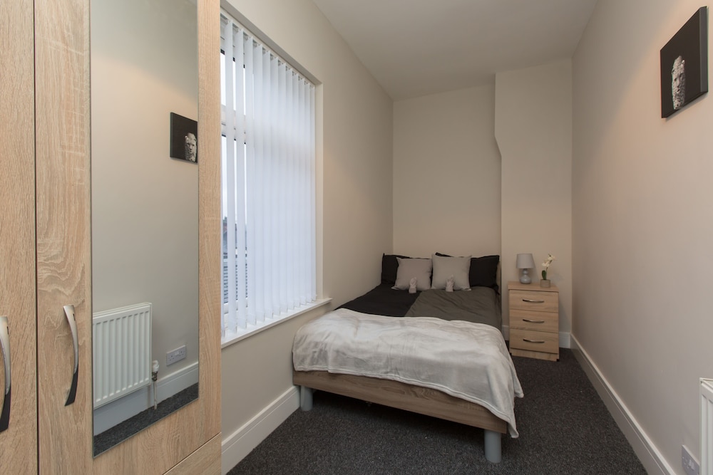Stoke-on-trent Vacations - Townhouse  Rose Street Stoke - Property Image 13