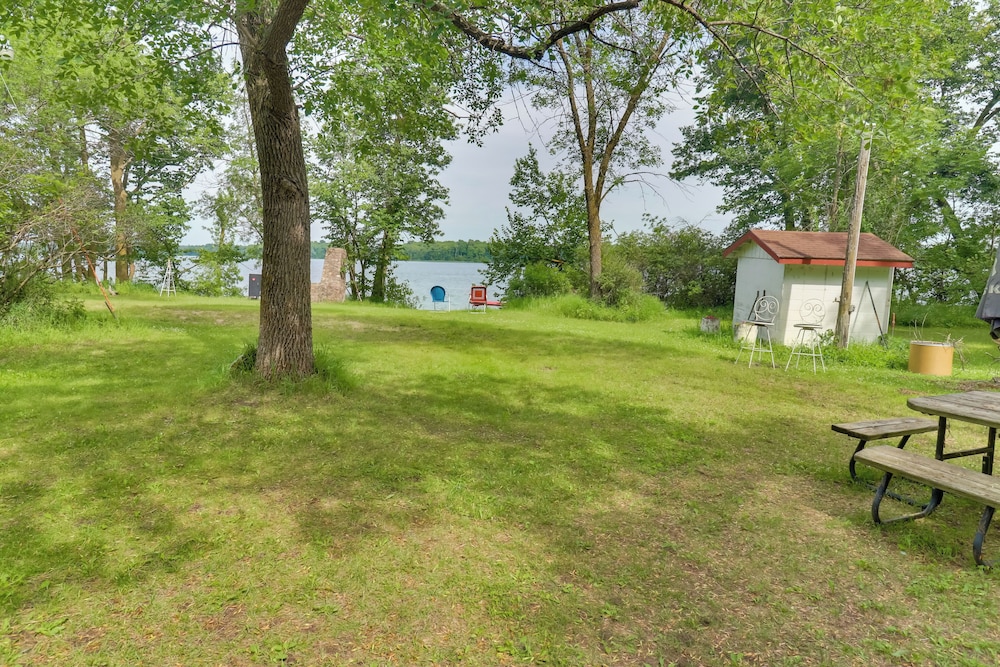 Unplug & Unwind Lakeside: Cabin in Vergas