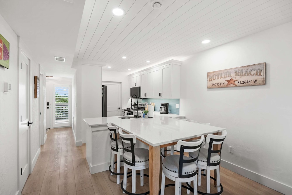Direct Ocean View Steps to Beach Modern Updates