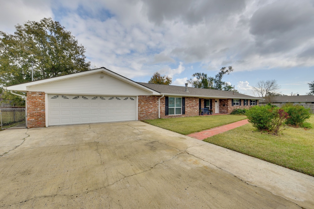 3 Mi to Lake Charles: Family Home in Louisiana!