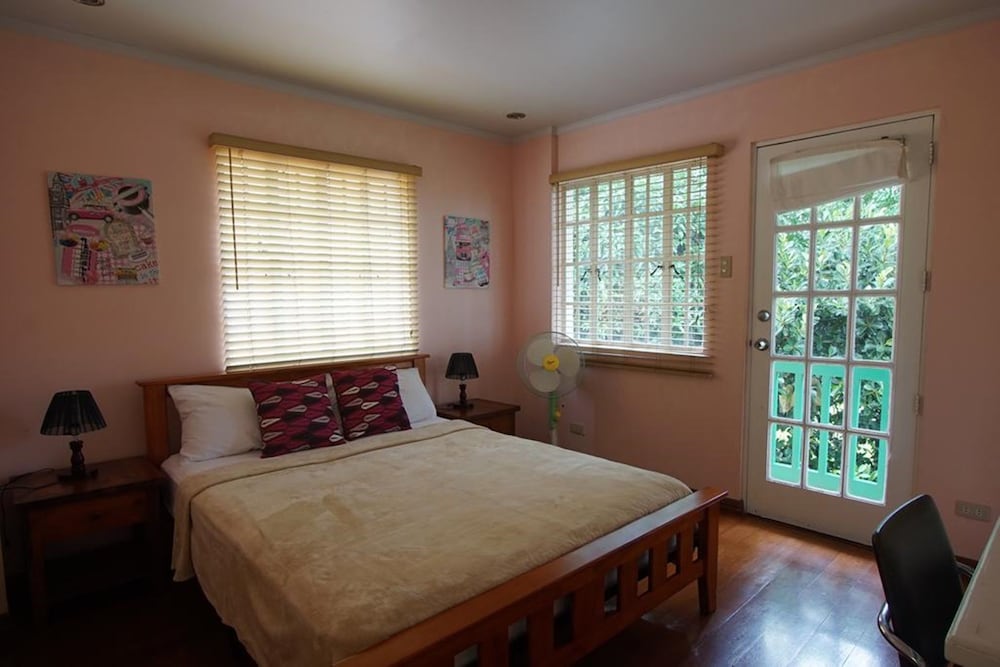 Charming Tagaytay Vacation Home