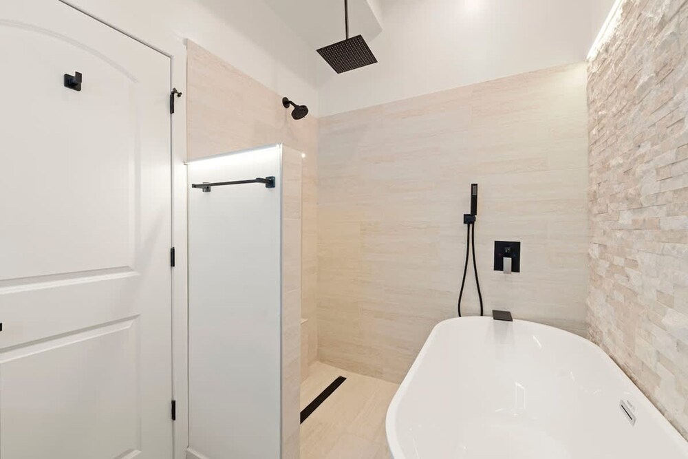 Luxury 2BR Condo in Wicker Park