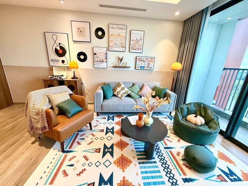 Sakura Homestay - Landmark Ecopark
