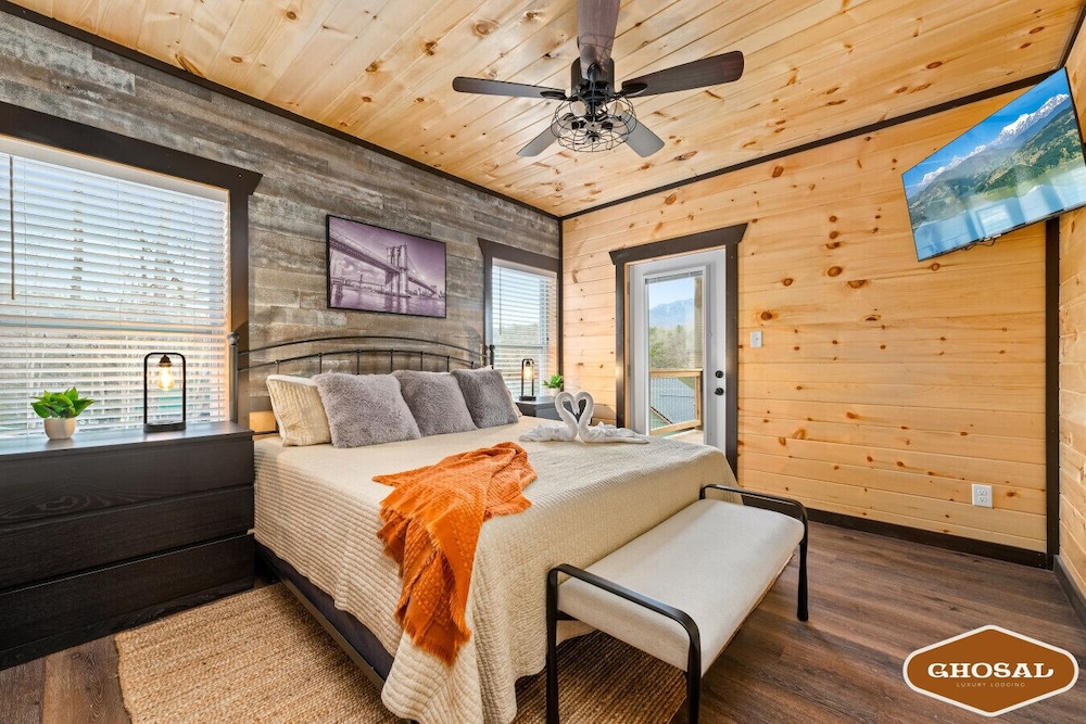 Summit Luxe Resort