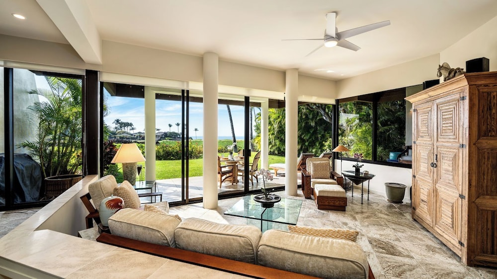 Beautifully Updated - Close to Beach & Pool - Oceanview Lanai - Vrkcv