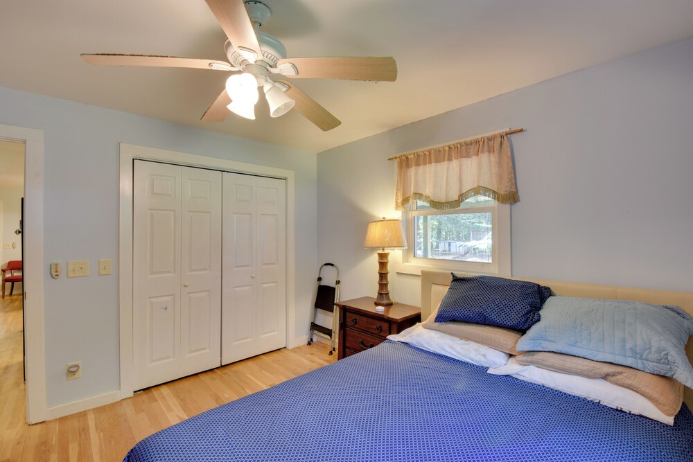 Clemson Vacations - Peaceful Lake Hartwell Hideaway w/ Boat Dock! - Property Image 3
