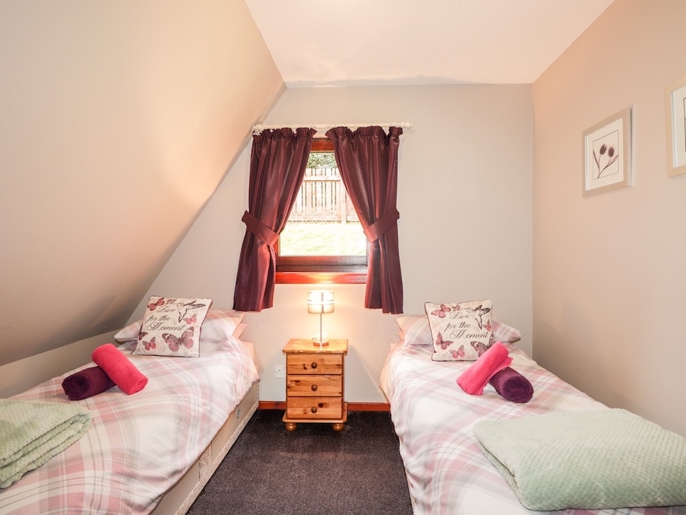 Larchfield Chalet 2