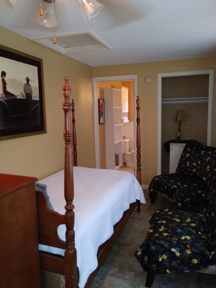 Swashbuckler Motel