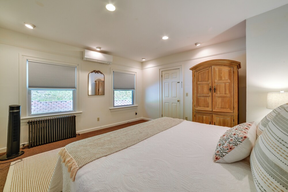 Hatch's Landing: Lake Ostego Home