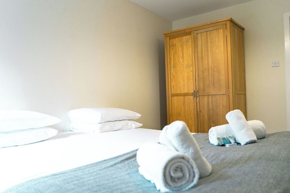 JOIVY Adorable Flat Near Fountain Park W/ Parking view 5
