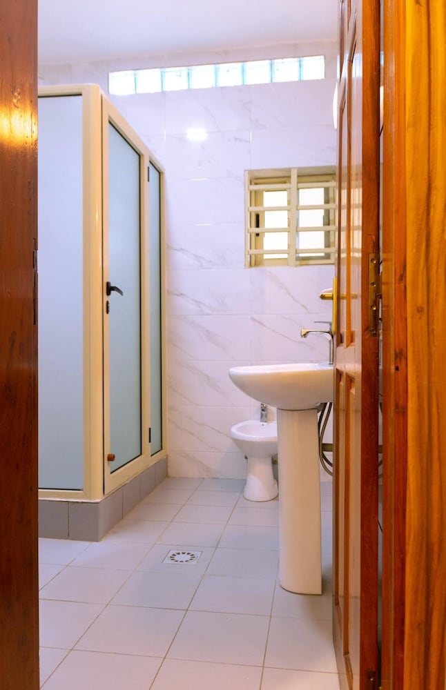 House 5 Mins From the Beach, 15 Mins From the Airport