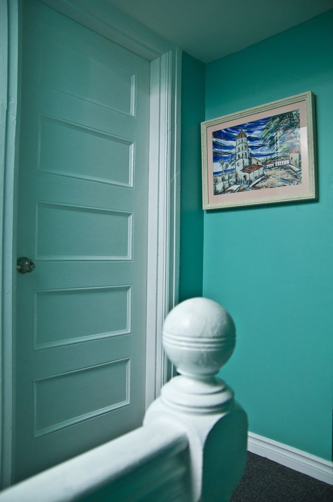 Colour Cube Guest House