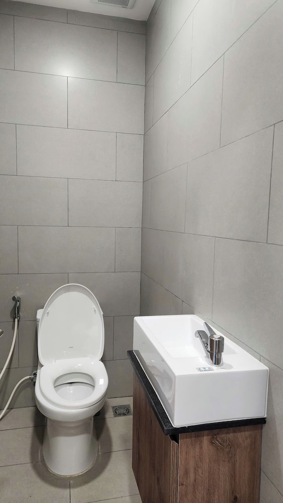 Homie's The Glory Apartment