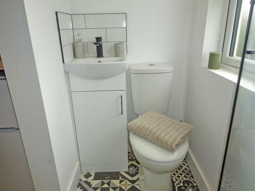 Cosy Carlisle Apartment - Ideal for Couples view 4