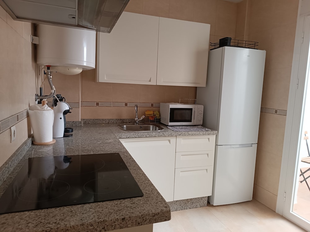 Amazing & Renovated 2-bedroom Flat in Fuengirola