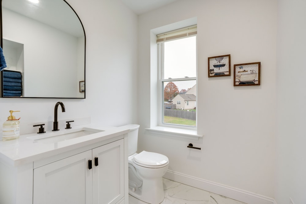 Family-friendly Hatfield Home: 3 Mi to Downtown! - Property Image 17