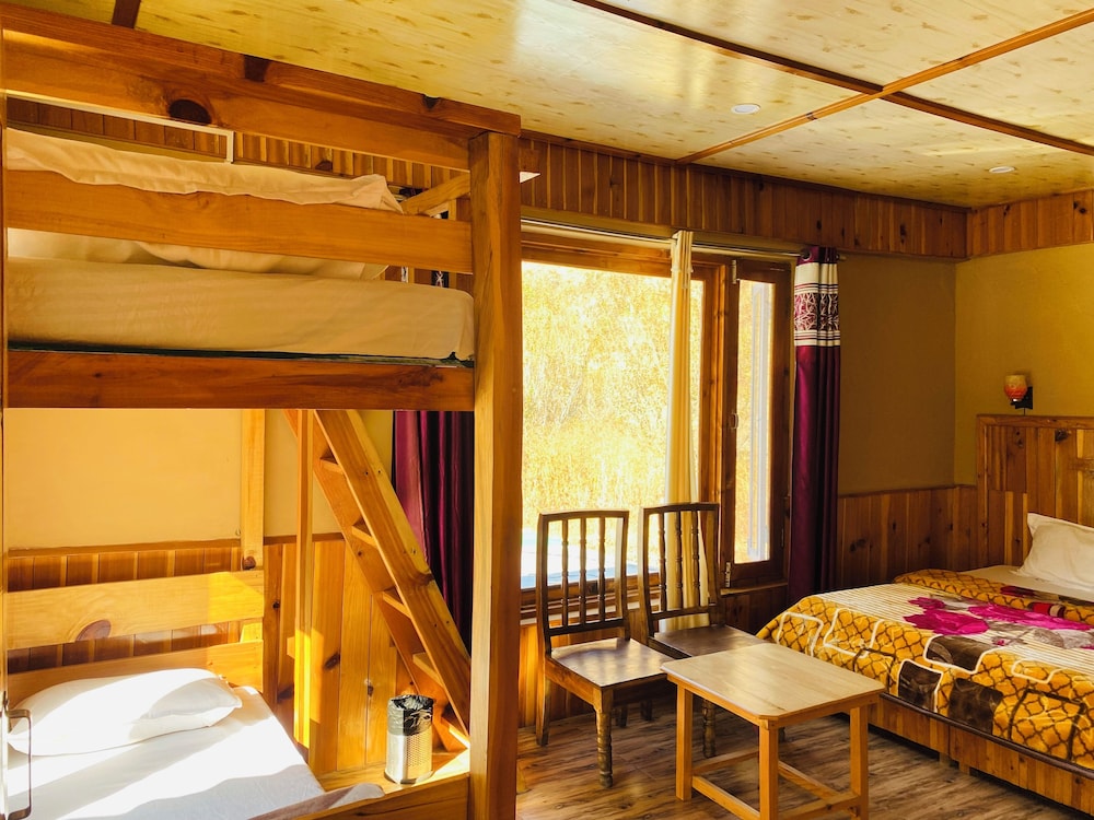 Tirthan Holidays Cottage