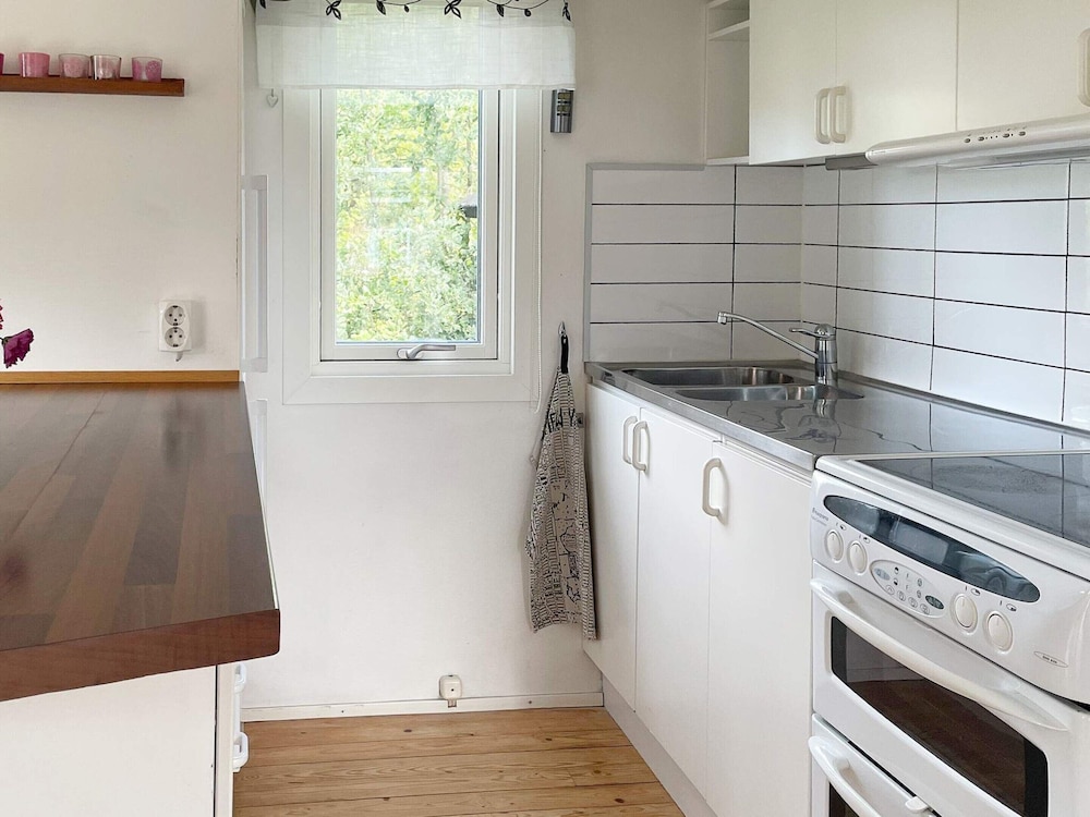 6 Person Holiday Home in Granna view 4