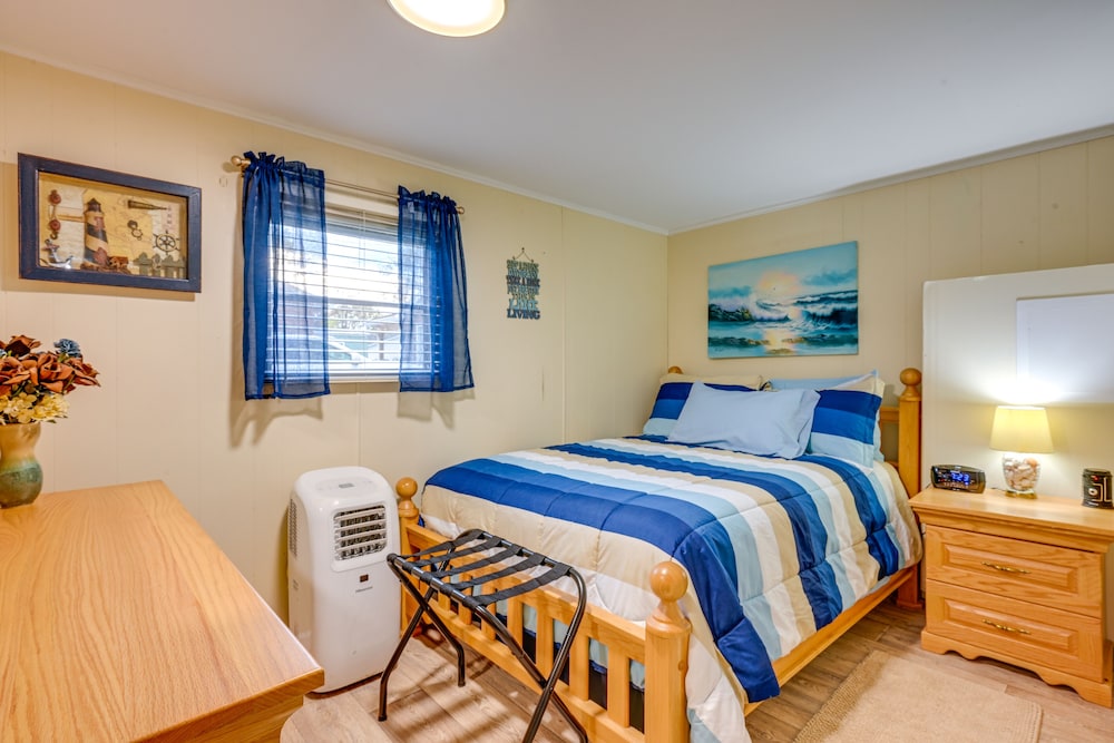 Walk to Lake Huron: Pet-friendly Caseville Cottage - Property Image 23