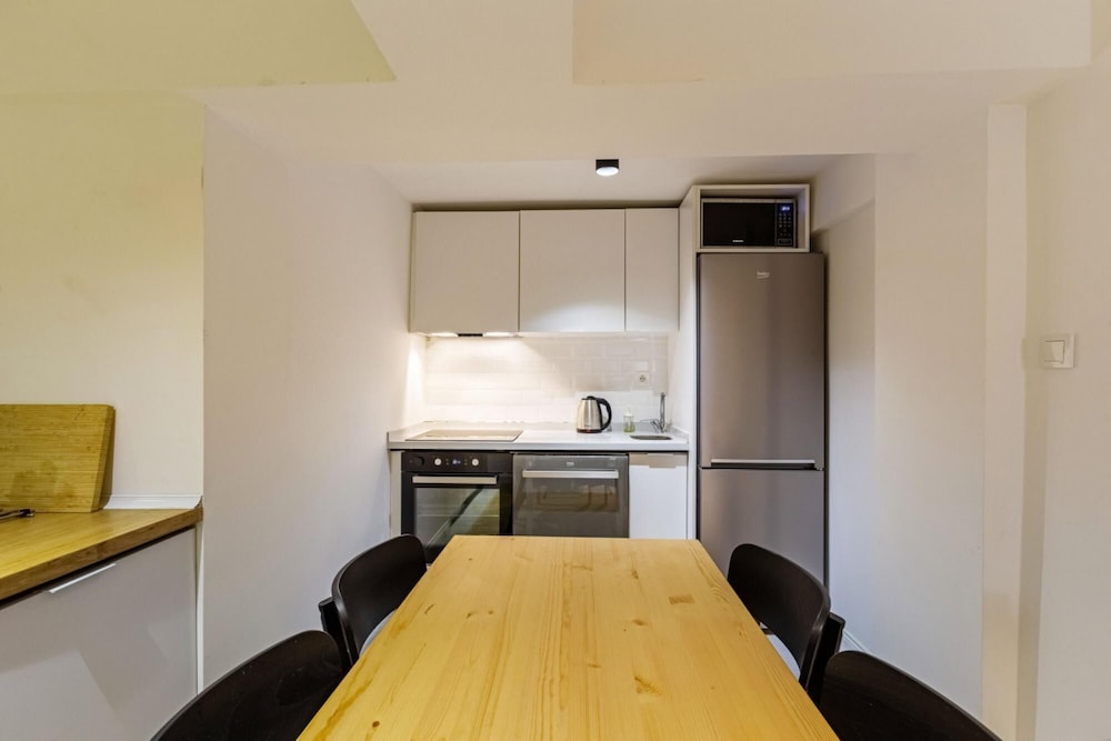 Flat 5 Min to Taksim With Backyard in Cihangir