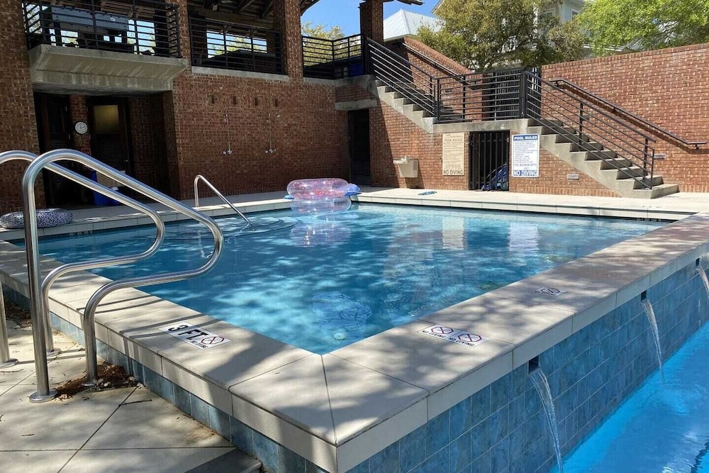 Longleaf Pines by Avantstay Community Pool + Bonfires