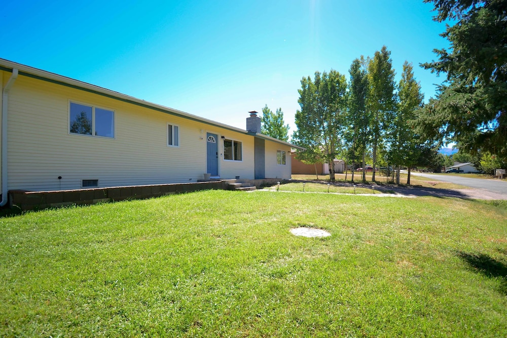 Hike, Bike & Fish: Gem w/ Hot Tub in Woodland Park view 5