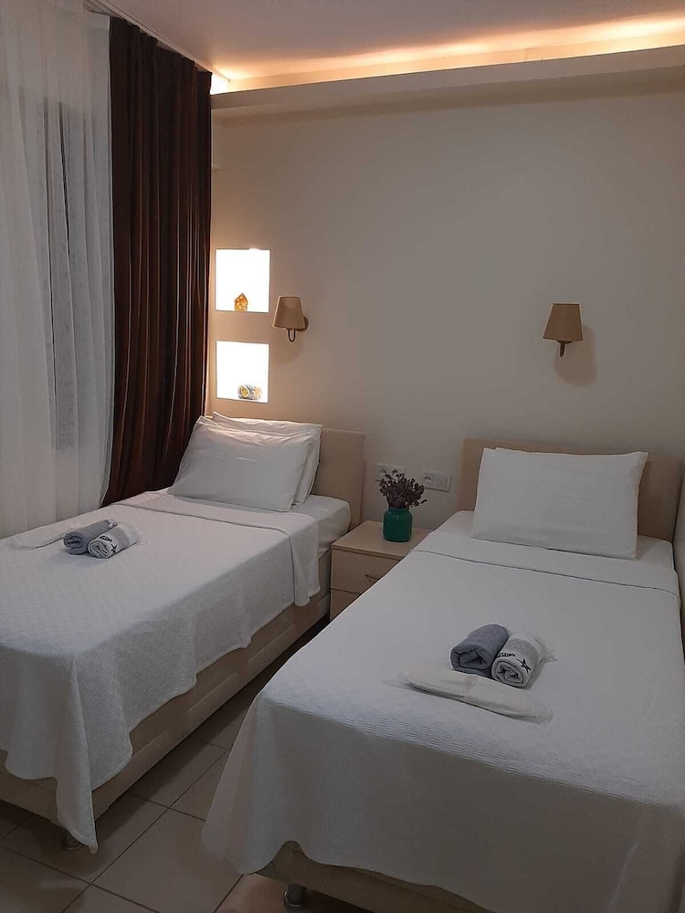Delos Otel