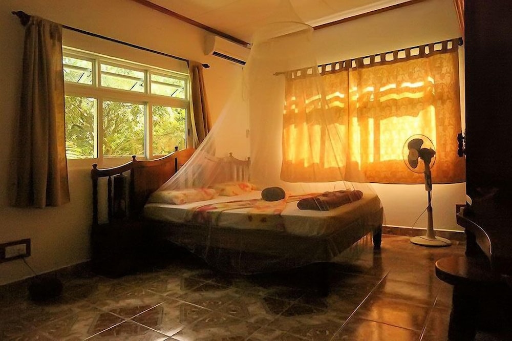 Omusee Guesthouse photo 5