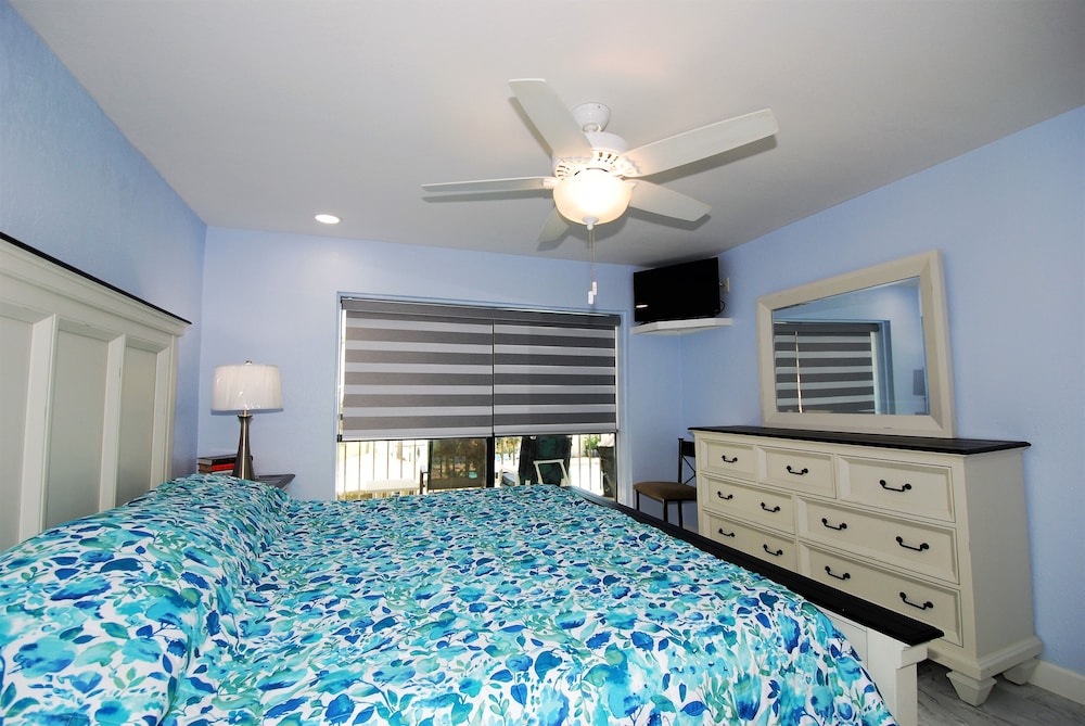 Saida Iii Unit #3306 1 Bedroom Condo by Redawning