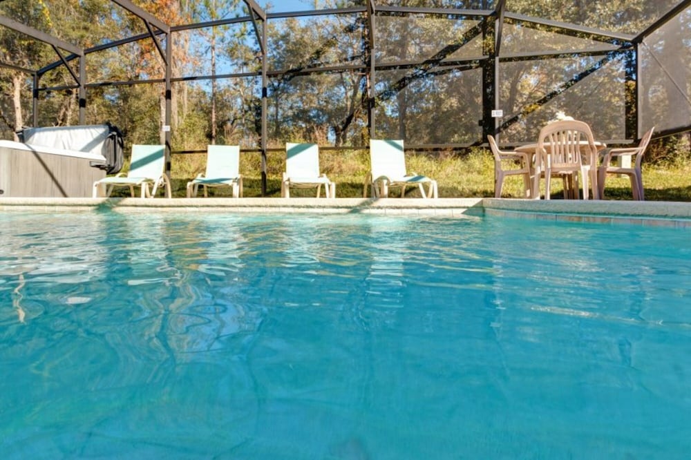 SKC Villa Emerald Island Resort - Image 3