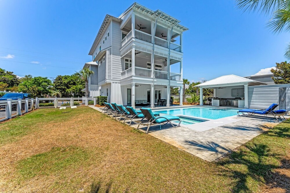 Our 30A Sandcastle by Avantstay Luxury Pool Rooftop Gulf Views