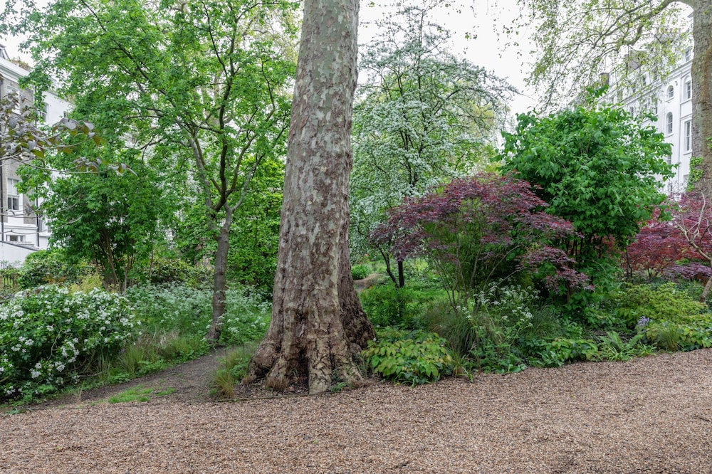 Arundel Gardens by Onefinestay