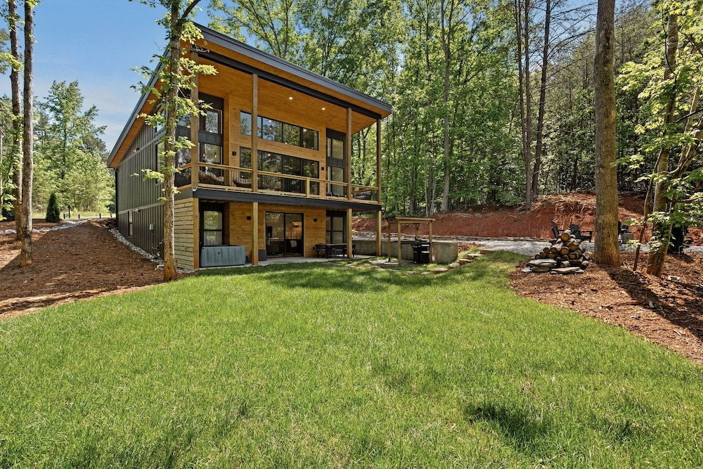 Zoka - Modern Mountain Retreat
