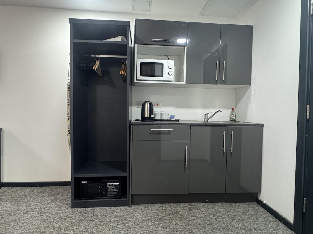 Nottingham Citycentre-studio-free Parking-wifi view 2
