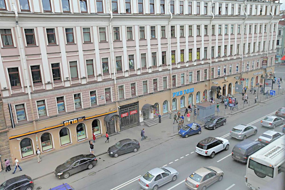 Friends apartment on Marata