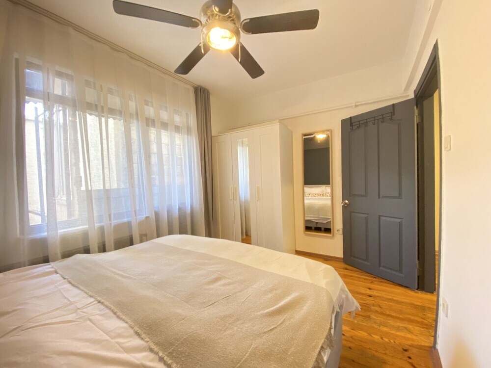 Chic Flat With Balcony in the Heart of Beyoglu