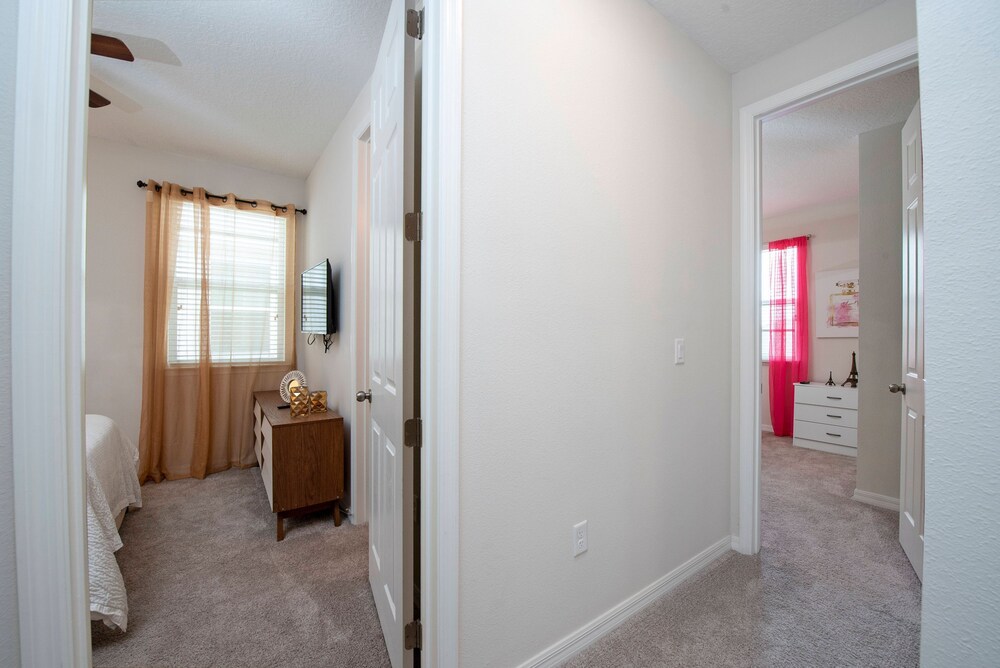 1799 Amazing 9Bd Near Disney