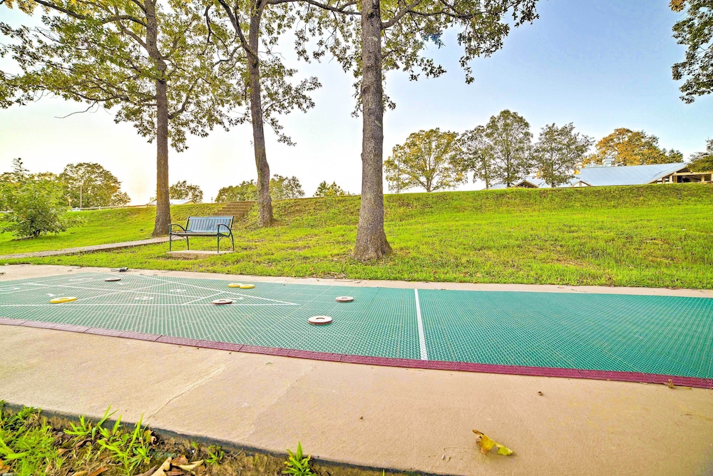 Resort-style Amenities! Convenient Branson Condo